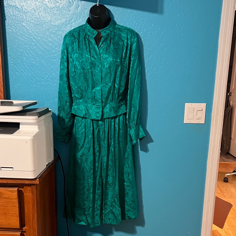 Vintage Neiman Marcus Green Silk  Jacquard Two-Piece blouse and skirt.
